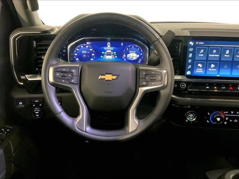 Used 2024 Chevrolet Silverado 1500 LT AWD/4WD image 5