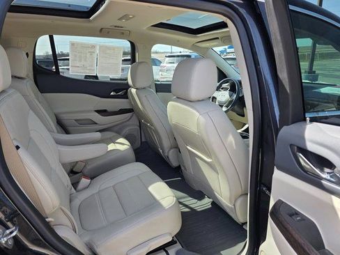 Used 2021 GMC Acadia Denali w/ Denali Ultimate Package AWD/4WD image 15