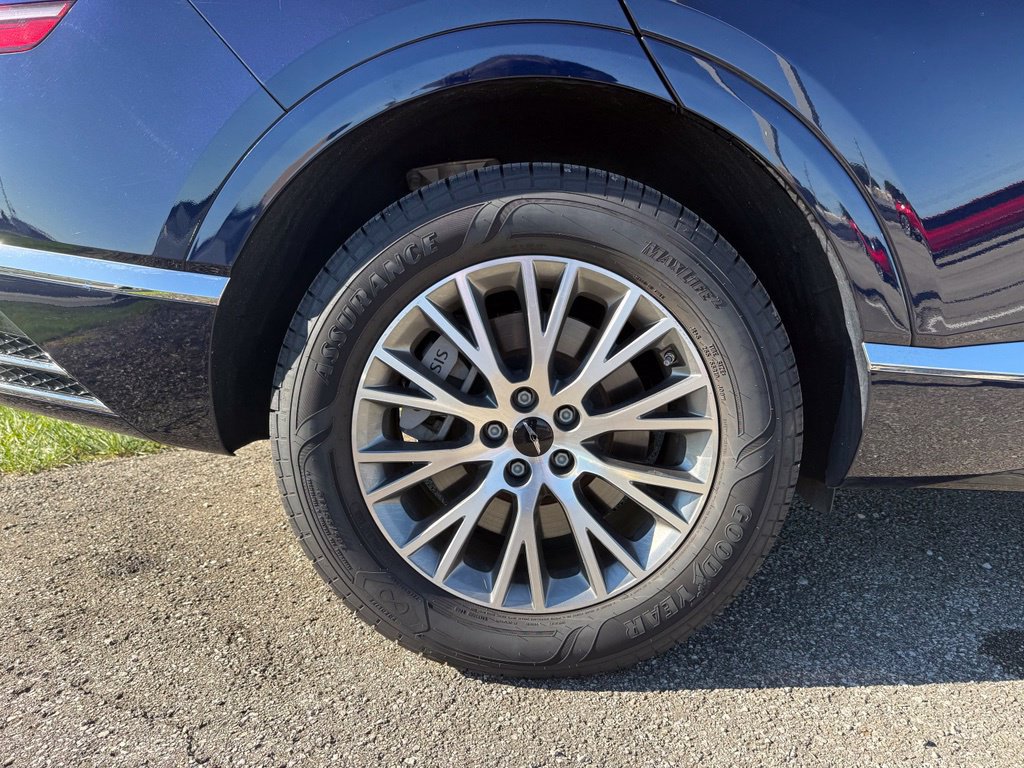 Used 2025 Genesis GV80 2.5T Standard AWD/4WD image 17