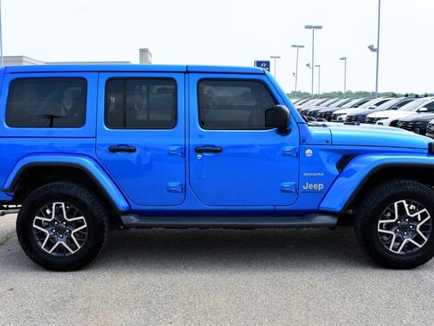 Used 2024 Jeep Wrangler Unlimited Sahara AWD/4WD image 2