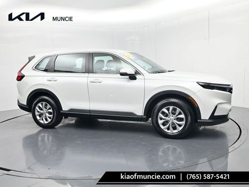 Used 2023 Honda CR-V LX image 1