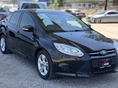 Used 2014 Ford Focus SE FWD image 3
