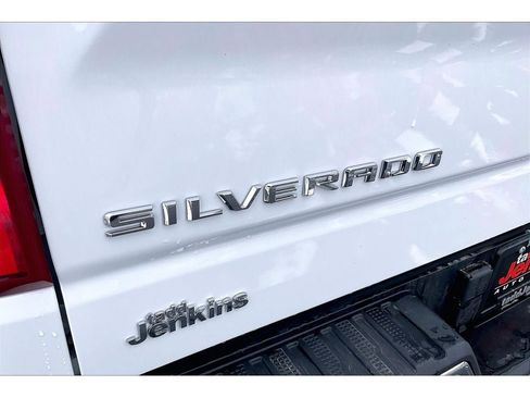 Used 2025 Chevrolet Silverado 1500 LTZ image 32
