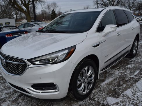 Used 2021 Buick Enclave Avenir w/ Avenir Technology Package image 2