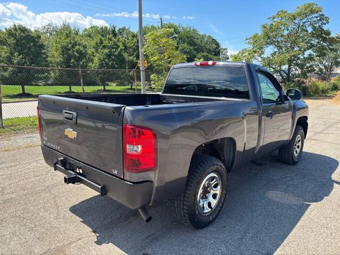 Used 2010 Chevrolet Silverado 1500 W/T w/ LS Package AWD/4WD image 3
