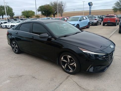 Used 2023 Hyundai Elantra Limited image 7