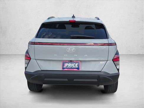 Used 2024 Hyundai Kona SEL w/ Convenience Package AWD/4WD image 6