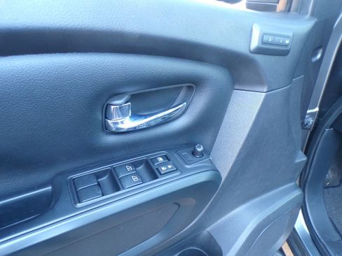 Used 2018 Nissan Titan SL w/ Midnight Edition image 12