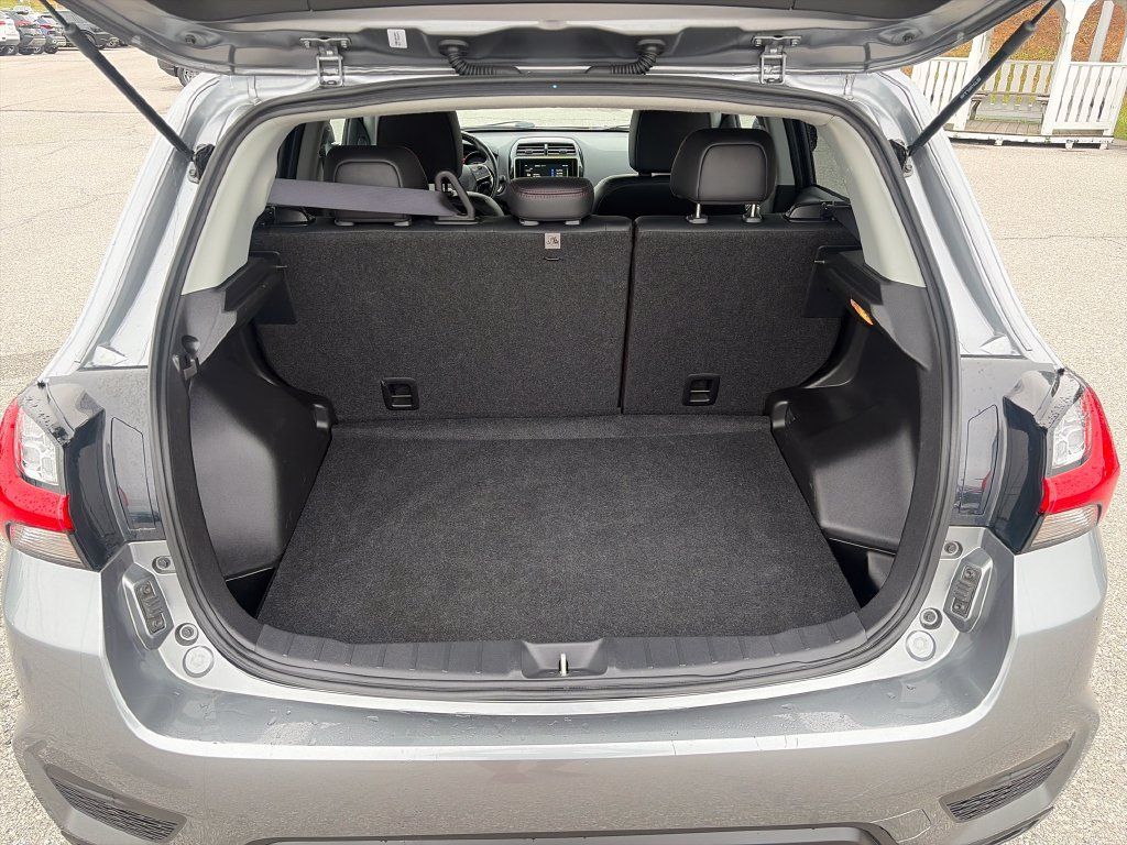 Used 2025 Mitsubishi Outlander Sport SE AWD/4WD image 21