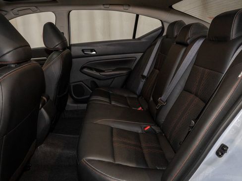 Used 2023 Nissan Altima 2.5 SR w/ SR Premium Package image 8