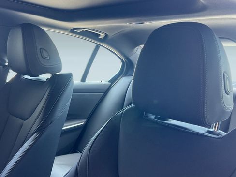 Used 2025 BMW 330i Sedan w/ Convenience Package image 19