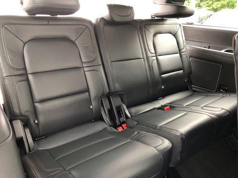 Used 2022 Lincoln Navigator Reserve image 34