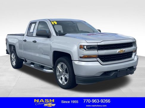 Used 2019 Chevrolet Silverado 1500 Custom w/ LPO, Essentials Package RWD image 1