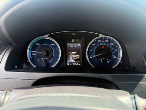 Used 2016 Toyota Camry XLE w/ Moonroof Package FWD image 12