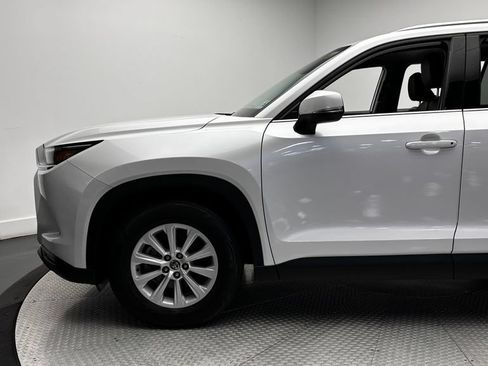 Used 2024 Toyota Grand Highlander AWD image 5