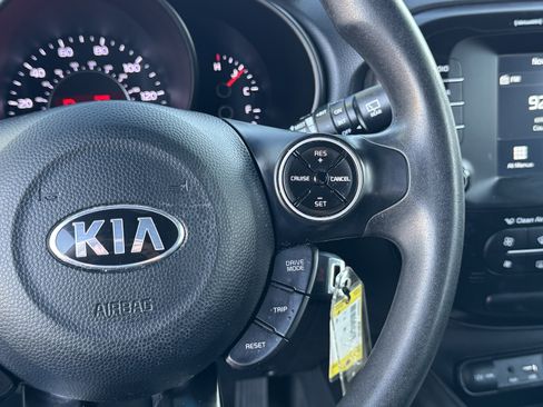 Used 2019 Kia Soul + image 20