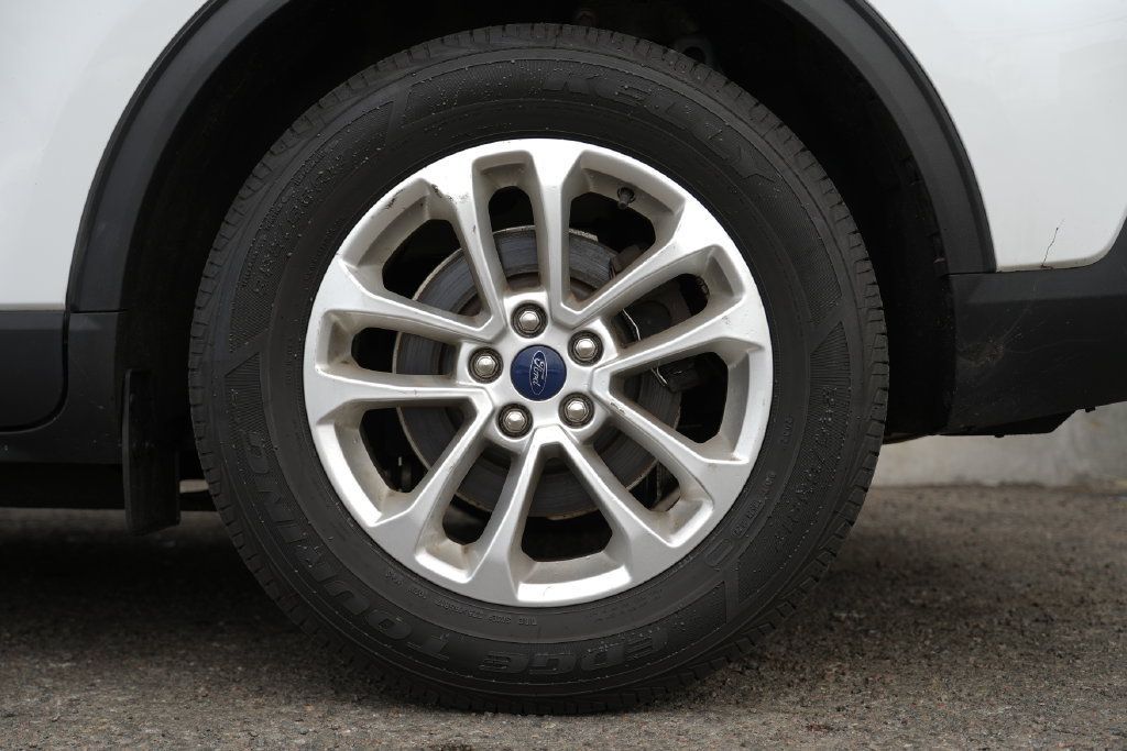 Used 2020 Ford Escape SE FWD image 14