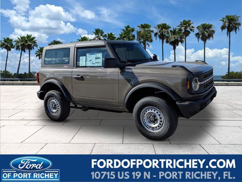 New 2025 Ford Bronco image 1