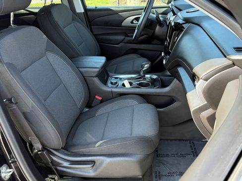 Used 2021 Chevrolet Traverse LS w/ LPO, Blackout Package image 10