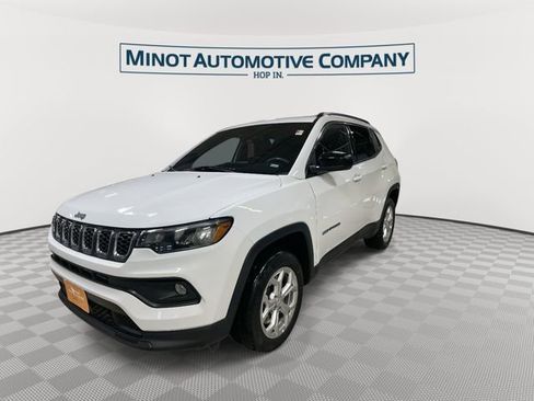 Certified 2024 Jeep Compass Latitude AWD/4WD image 4