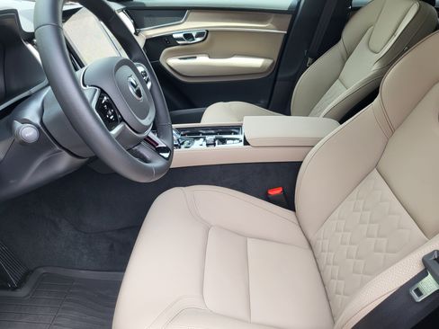 Certified 2026 Volvo XC90 B5 Plus w/ Protection Package AWD/4WD image 10