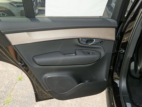 New 2025 Volvo XC90 B6 Plus w/ Protection Package image 15