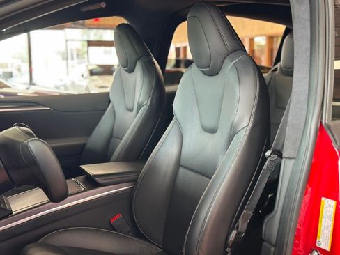 Used 2022 Tesla Model X Plaid image 18