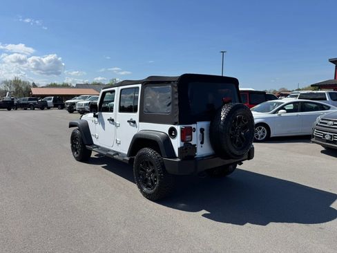 Used 2015 Jeep Wrangler Unlimited Sport image 3