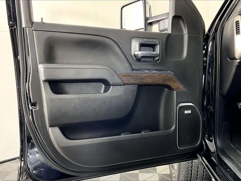 Used 2019 GMC Sierra 3500 Denali w/ Duramax Plus Package image 20