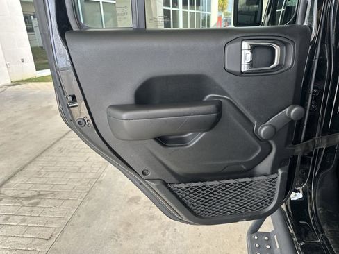 Used 2021 Jeep Wrangler Unlimited Sport image 24