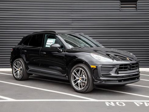 New 2026 Porsche Macan AWD/4WD image 9