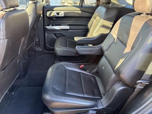 Used 2024 Ford Explorer XLT w/ Equipment Group 202A image 30