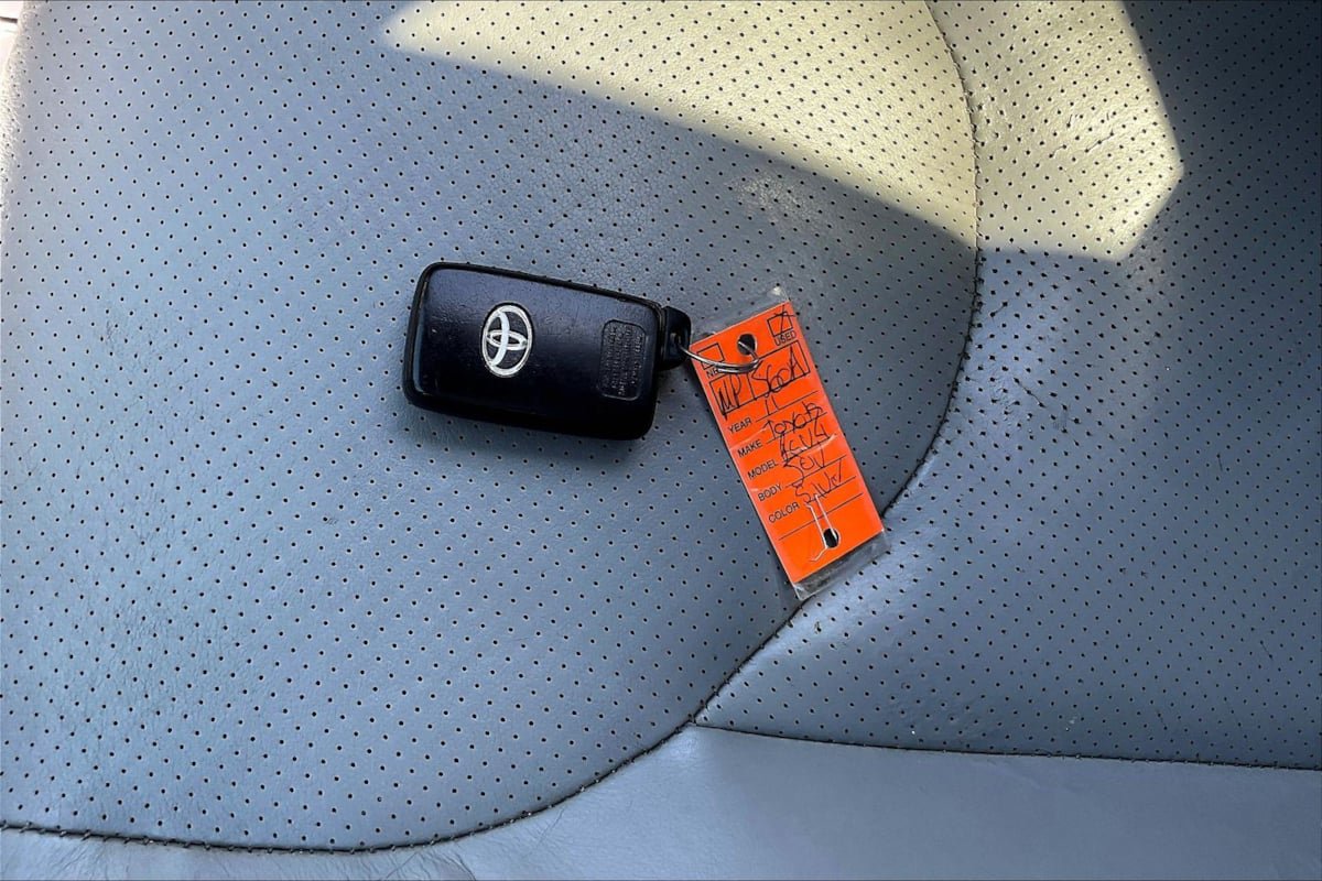 Used 2011 Toyota RAV4 Limited AWD/4WD image 34