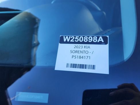 Used 2023 Kia Sorento EX image 55