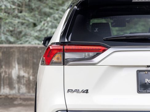Used 2019 Toyota RAV4 XSE AWD/4WD image 21