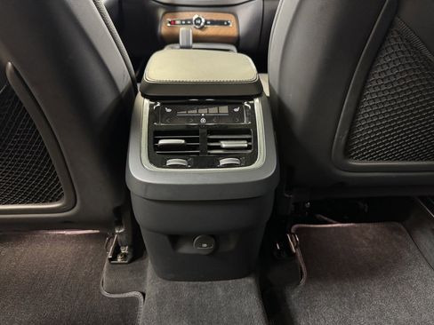 Used 2024 Volvo XC90 B5 Plus image 19