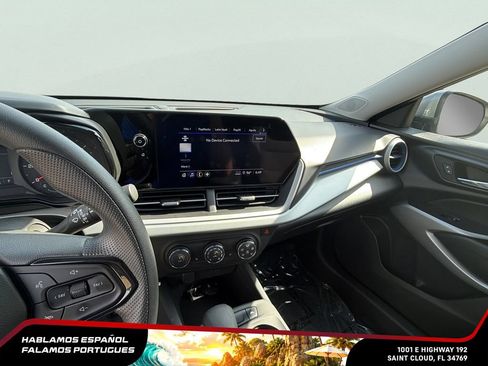 Used 2024 Chevrolet Trax LS w/ LS Convenience Package FWD image 19