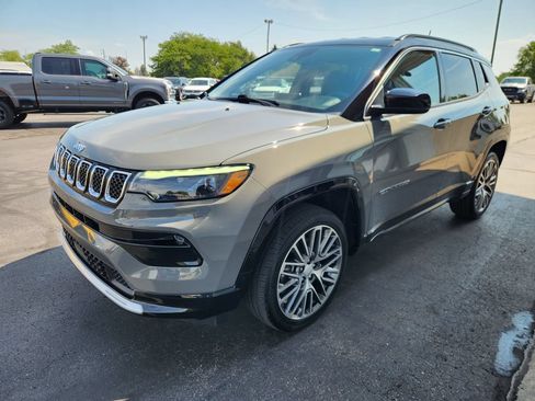 Used 2023 Jeep Compass Limited w/ Elite Group AWD/4WD image 8