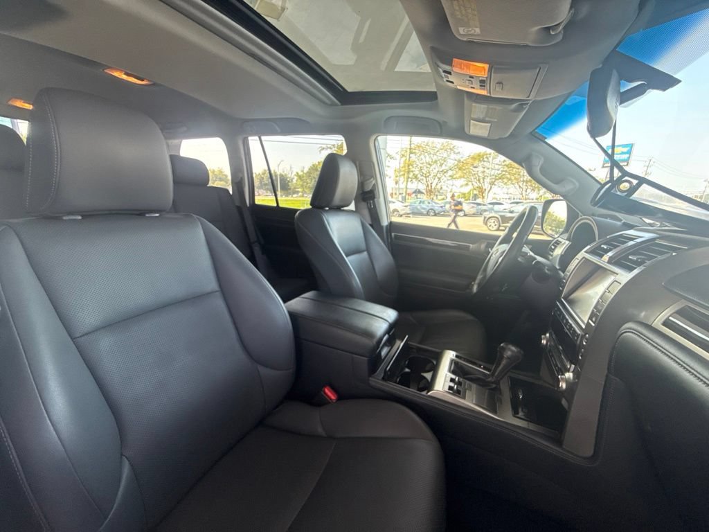 Used 2019 Lexus GX 460 w/ Navigation Package AWD/4WD image 31