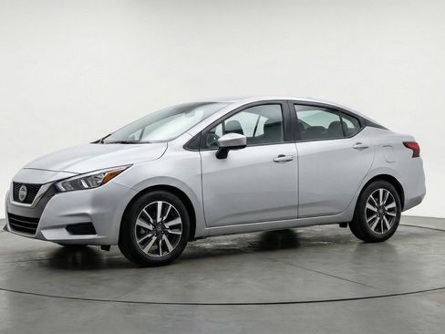 Used 2025 Nissan Versa SV FWD image 3