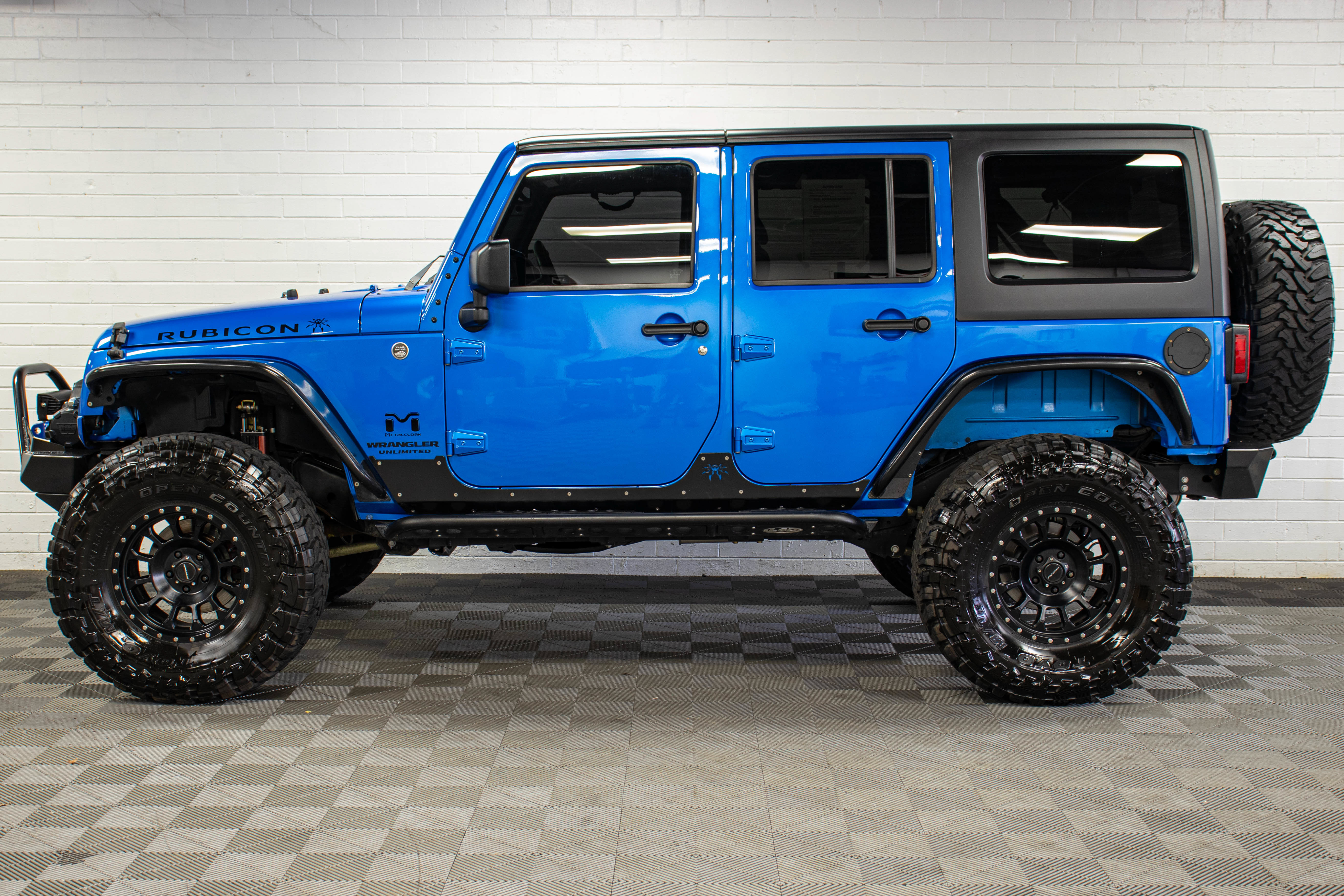 Used 2015 Jeep Wrangler Unlimited Rubicon w/ Connectivity Group AWD/4WD image 6
