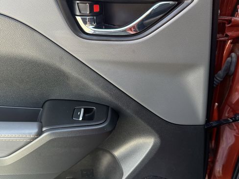 Used 2024 Subaru Crosstrek 2.5i Limited w/ Crosstrek Mirror Package image 12