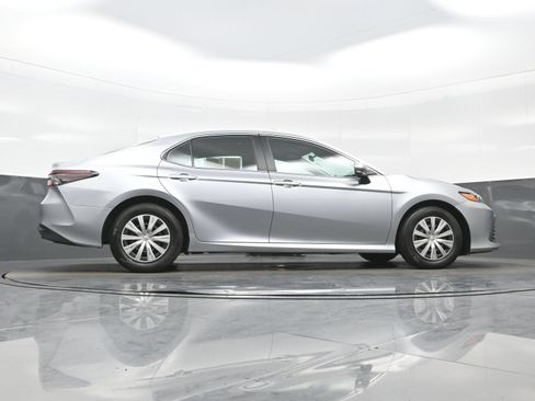 Used 2023 Toyota Camry LE FWD image 33
