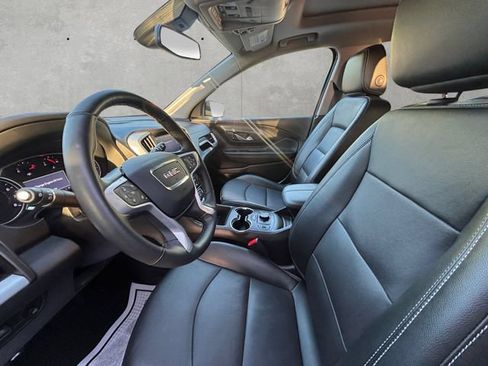 Used 2024 GMC Terrain SLT w/ Infotainment Package II FWD image 24
