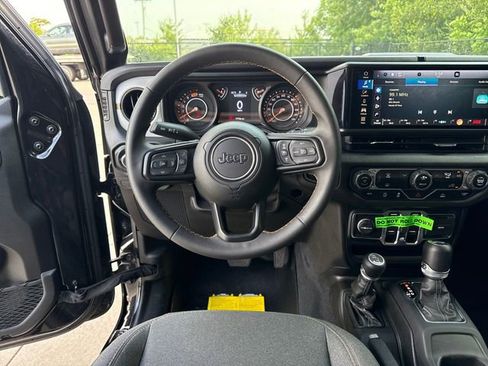 Used 2024 Jeep Wrangler Sport S image 13