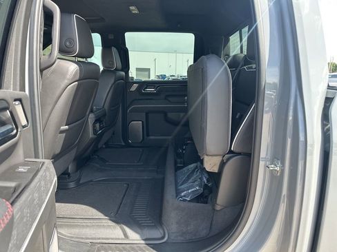 Used 2025 GMC Sierra 2500 AT4X AWD/4WD image 15