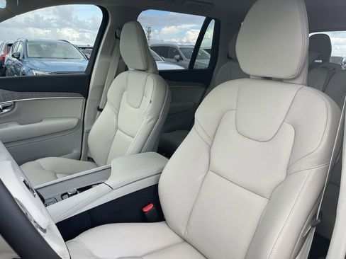 New 2025 Volvo XC90 B6 Plus w/ Protection Package Premier image 11