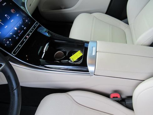Used 2023 Mercedes-Benz GLC 300 image 18