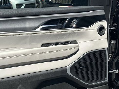 New 2026 Jeep Grand Wagoneer 2WD image 12