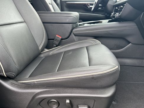 Used 2025 Chevrolet Tahoe Premier image 14